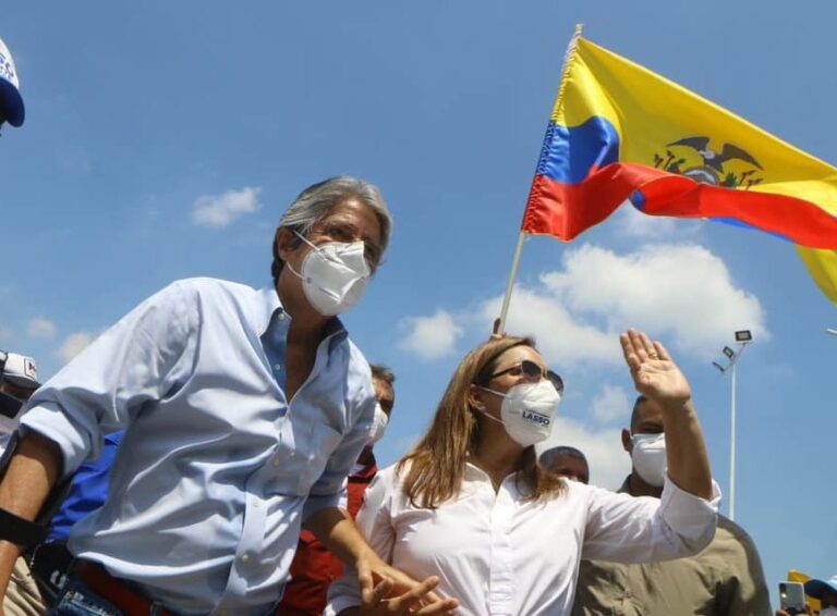 Conservador, Guillermo Lasso é eleito presidente do Equador