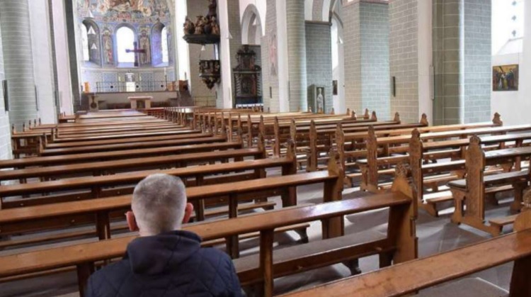Igrejas e templos religiosos podem funcionar, com limite de capacidade, somente neste sábado e domingo
