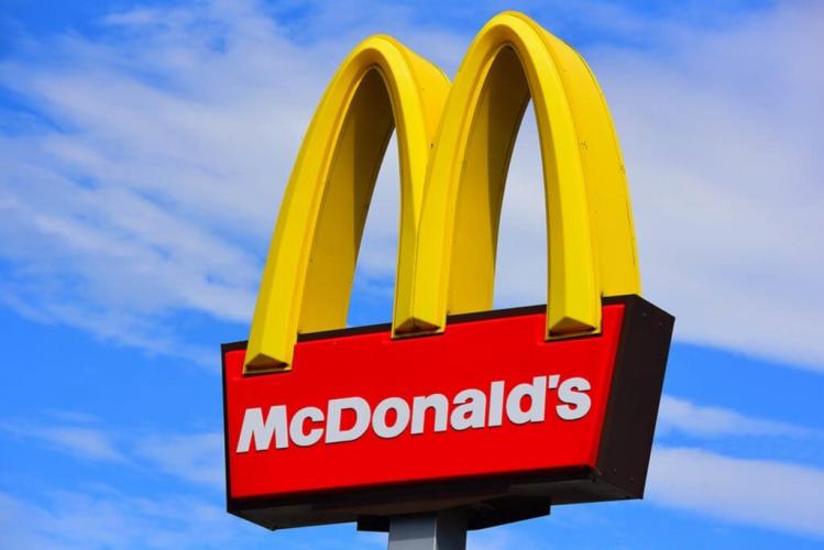 Operadora do McDonald’s está com vagas para curso gratuito e online