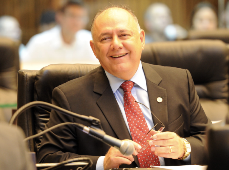 Deputado federal Schiavinato morre aos 66 anos com complicações da covid