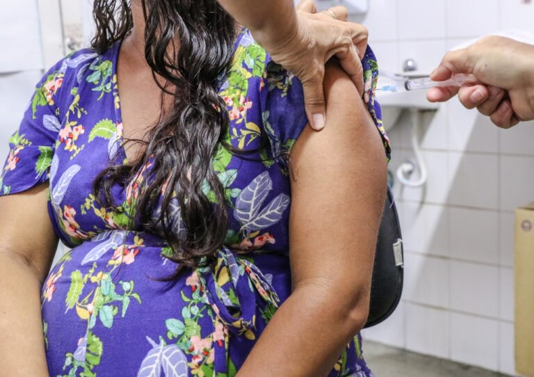 Entenda quais comorbidades e deficiências estão na 1ª fase de vacinação