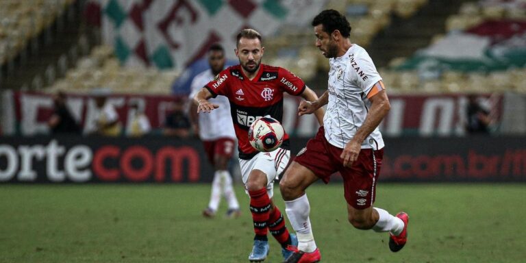 Flamengo bate Fluminense e fatura o tri do Cariocão