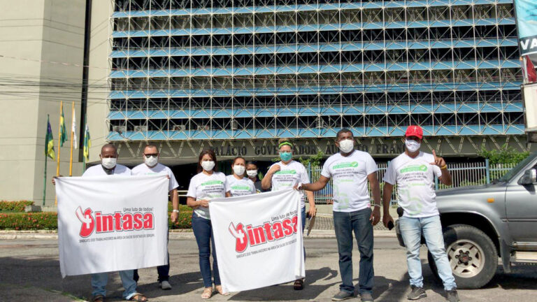 Trabalhadores da FHS fazem ato e param por 24h