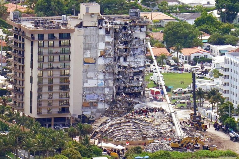 Sobe número de mortos em desabamento na região de Miami