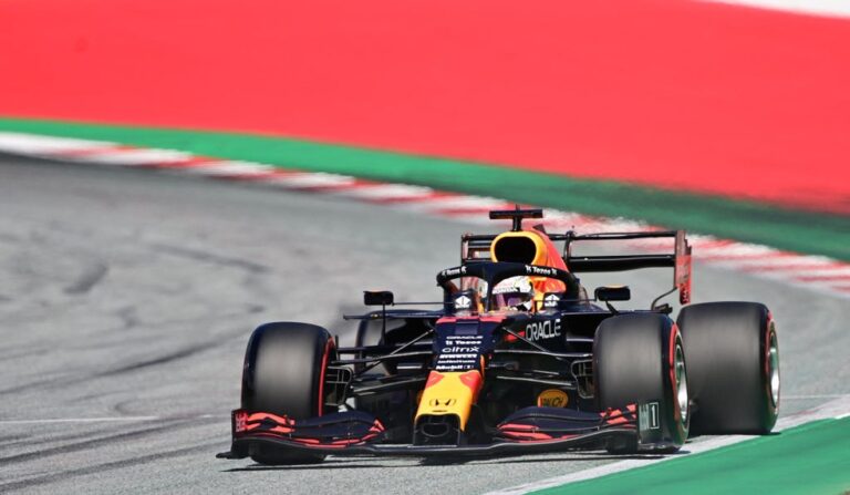 GP da Estíria: Verstappen é pole; com Bottas punido, Hamilton larga em 2º