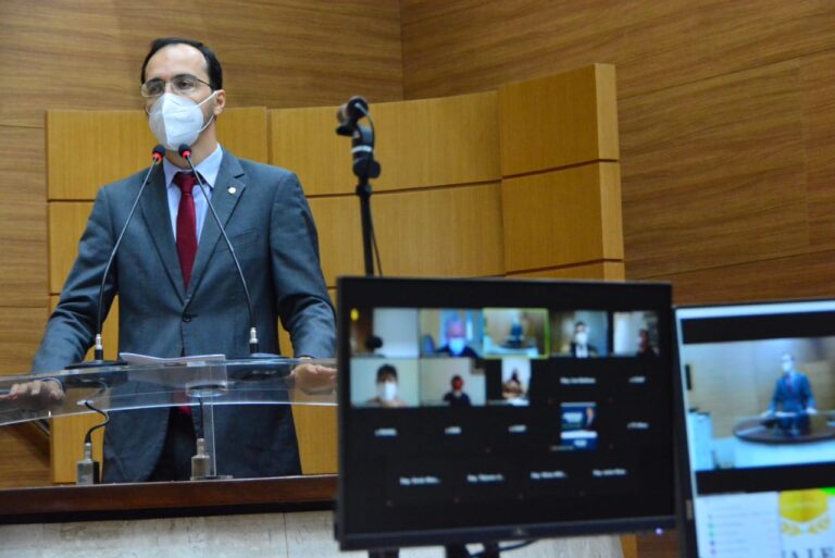 Georgeo cobra debate sobre retorno de aulas presenciais