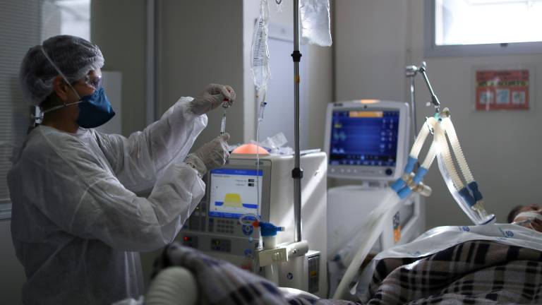 Quadro da covid-19 no Brasil segue crítico e pode piorar com inverno, diz Fiocruz