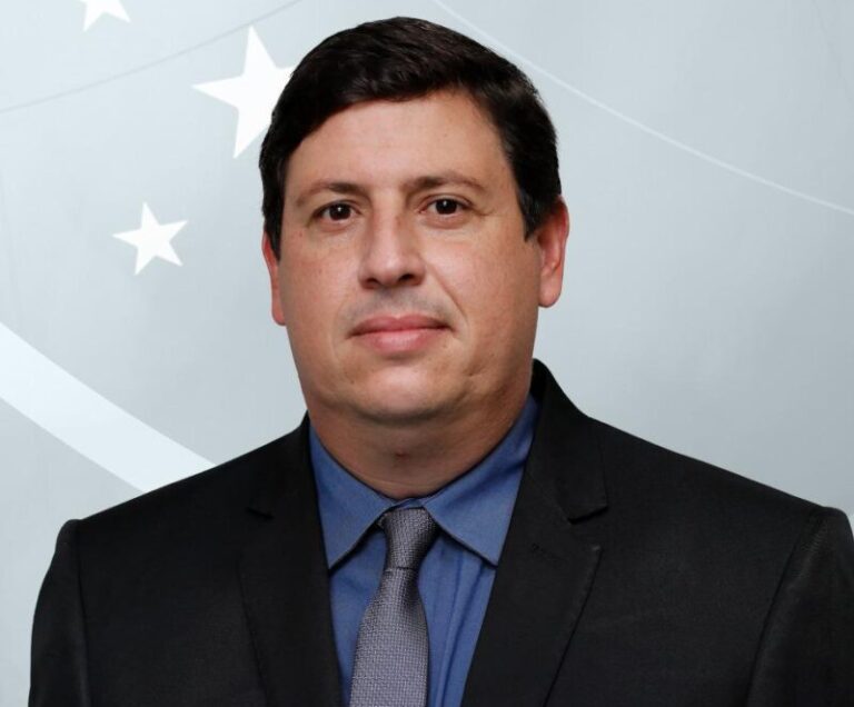 Deputado João Marcelo está internado em unidade semi-intensiva para tratar complicação da covid-19