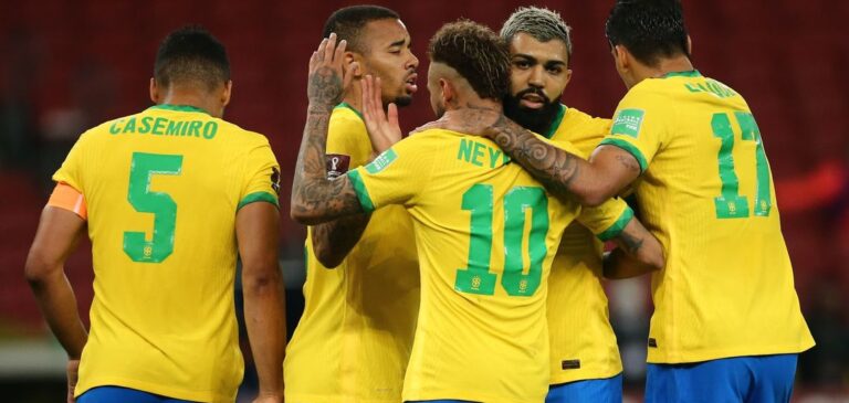 Brasil vence marcação do Equador e dispara na ponta das Eliminatórias