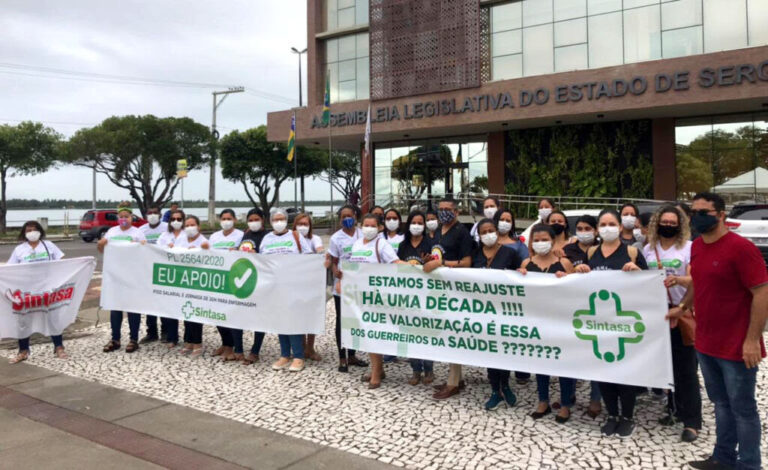 Trabalhadores da FHS param por 24h, fazem protesto na Alese e agendam outra paralisação