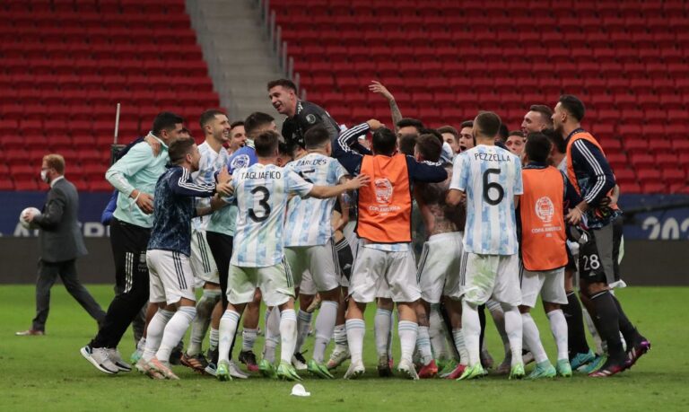 Argentina bate a Colômbia nos pênaltis e faz final com o Brasil