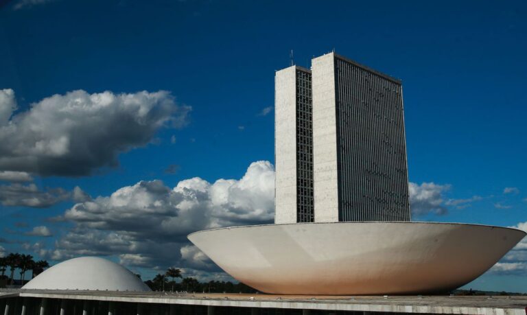 Só 15 senadores ratificam assinaturas para CPI do 8 de Janeiro