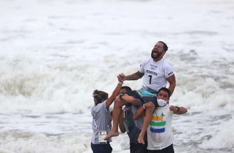 É ouro! Ítalo Ferreira vence japonês e é campeão olímpico
