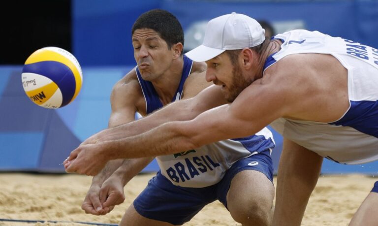 Vôlei de praia: Alisson e Álvaro perdem para norte-americanos