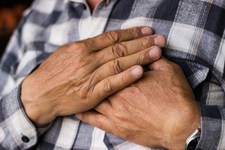 Dia Mundial do Coração: 5 dicas de saúde bucal para prevenir o risco de infarto