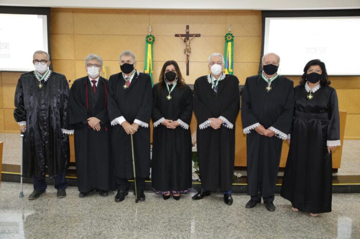 Conselheiro Carlos Alberto Sobral se aposenta após 36 anos de serviços prestados ao TCE/SE