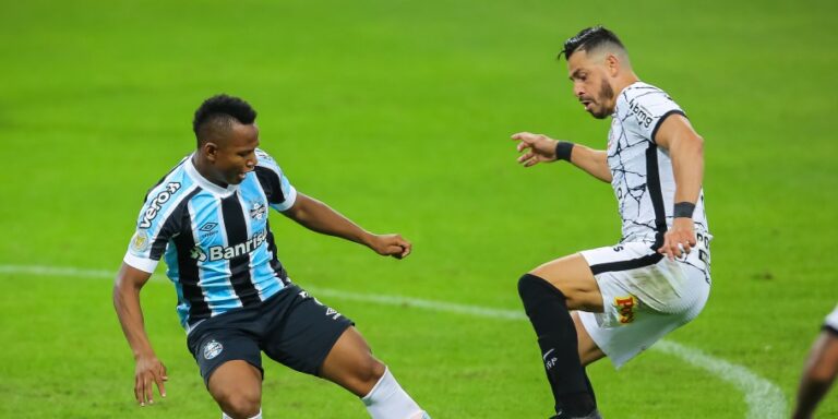 Corinthians ganha do Grêmio fora de casa e continua em ascensão no Brasileirão