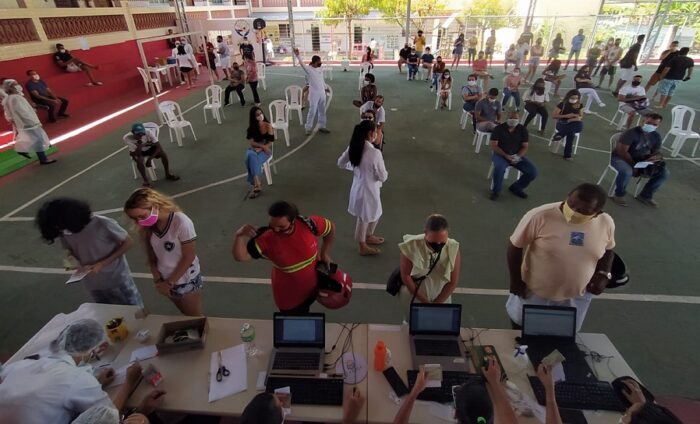 SMS segue vacinando jovens de 22 anos contra covid-19