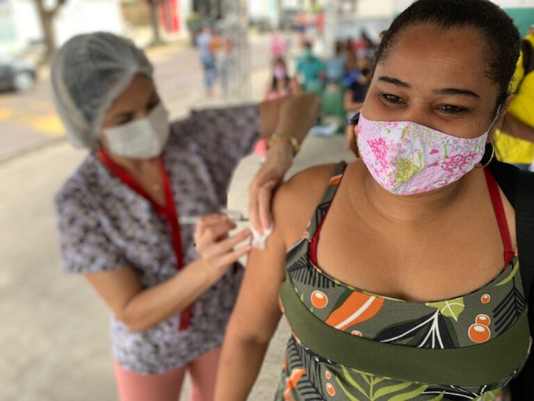 Capela anuncia vacinação de jovens a partir dos 18 anos