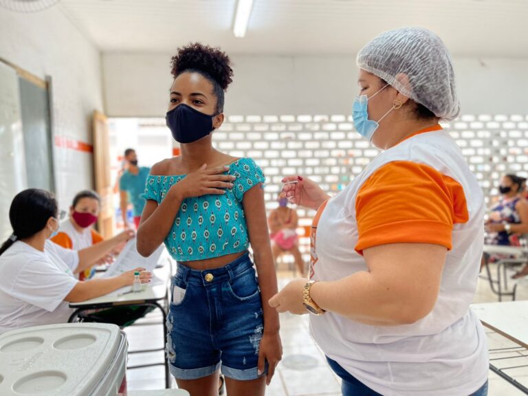 Laranjeiras pretende vacinar pessoas a partir de 16 anos e reforçar idosos