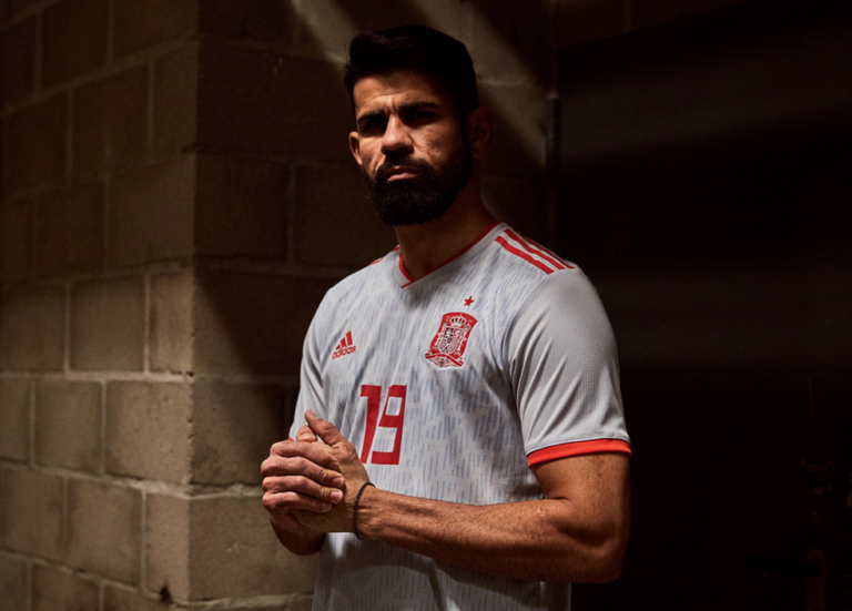 Atlético-MG oficializa a contratação de Diego Costa