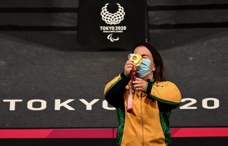 Mariana D’Andrea é ouro no halterofilismo nas Paralimpíadas