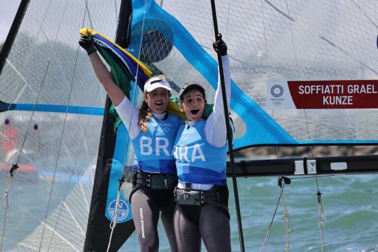 Imbatíveis! Martine e Kahena são bicampeãs olímpicas na vela