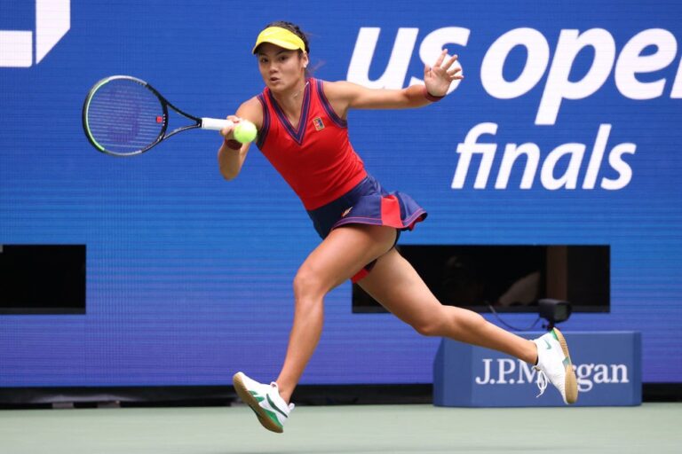 Emma Raducanu vence o US Open sem perder sets e põe fim a jejum de 44 anos