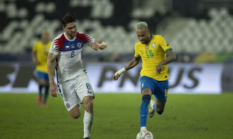 Brasil enfrenta Chile em Santiago pelas Eliminatórias da Copa do Catar