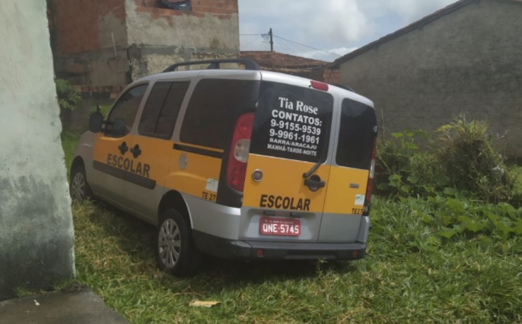 Polícia prende homem logo após roubo de veículo do transporte escolar