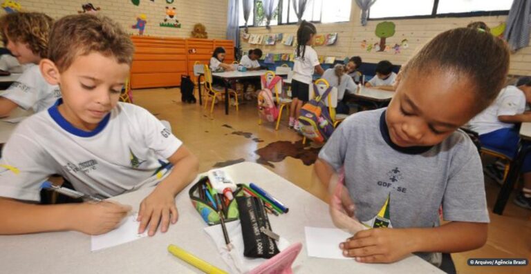 Pandemia causa impactos na alfabetização de crianças