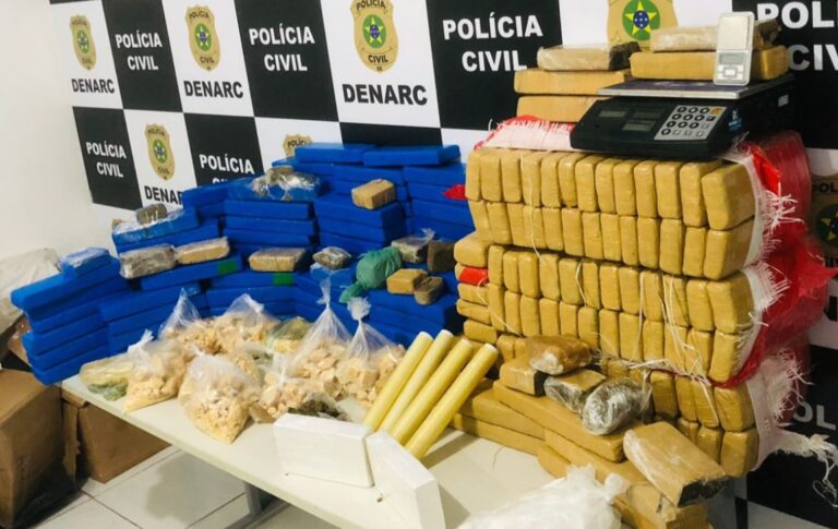 Denarc apreende mais de 200kg de drogas no Siqueira Campos