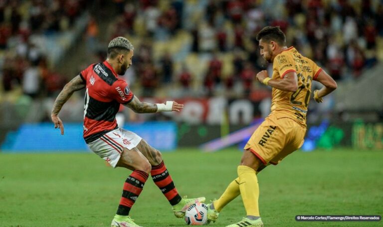 Flamengo enfrenta Barcelona em busca de vaga na final