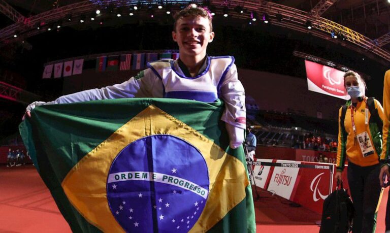 Nathan Torquato é 1ºcampeão de parataekwondo da história