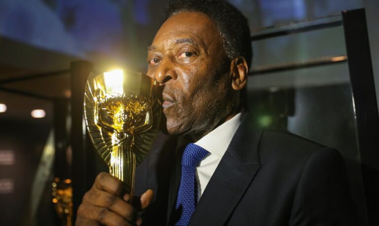 Morte de Pelé é lamentada por artistas brasileiros e estrangeiros