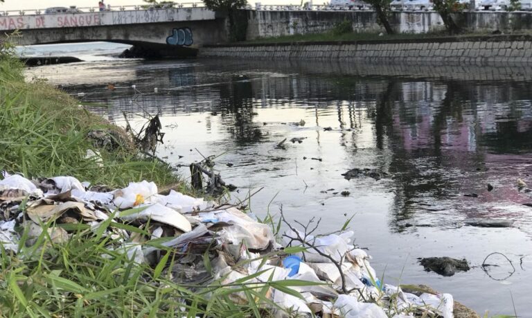 Apenas 85,7% dos municípios brasileiros tem coleta de esgoto