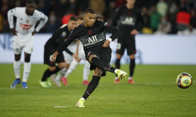 Sem Neymar e Messi, PSG supera Angers no Campeonato Francês