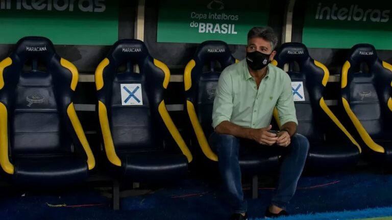 Renato entrega o cargo após queda do Fla, mas diretoria não aceita demissão