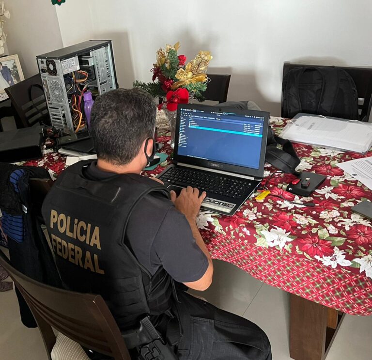 PF flagra homem armazenando pornografia infantil em computador
