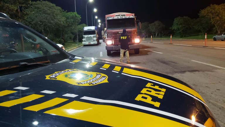 PRF apreende blocos cerâmicos transportados sem nota fiscal