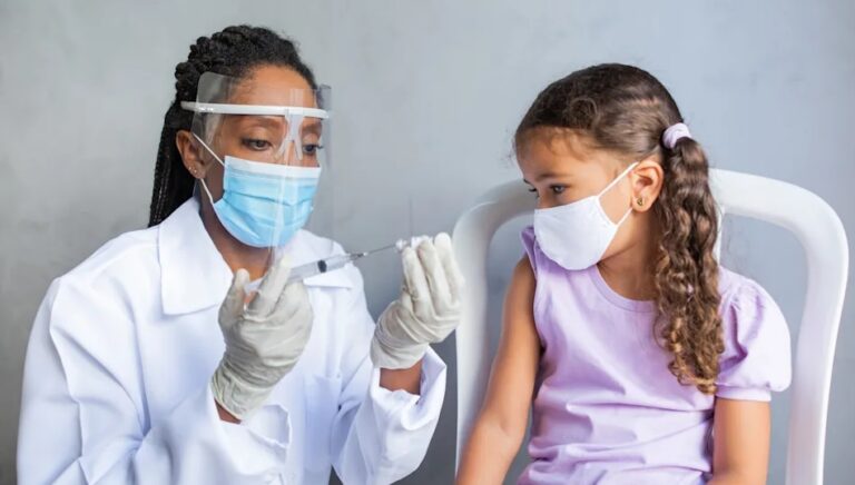 STF dá 5 dias para governo justificar exigência de prescrição para vacinação infantil
