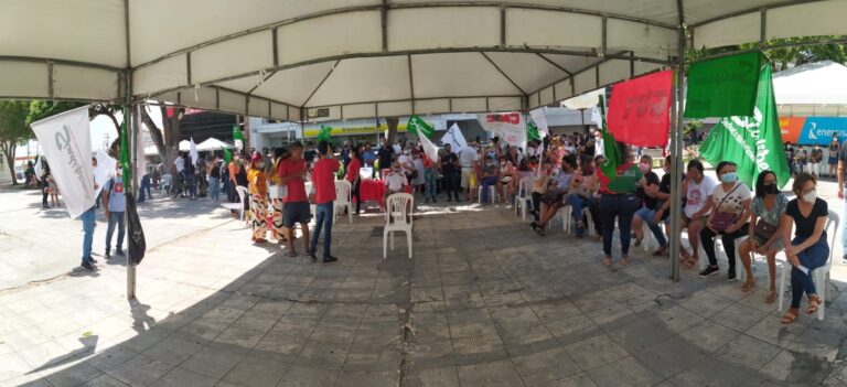 Representantes do Sindipema protestam por rateio da sobra do Fundeb