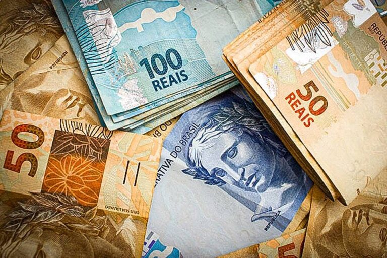 Salário mínimo deve ter novo reajuste no dia 1º maio