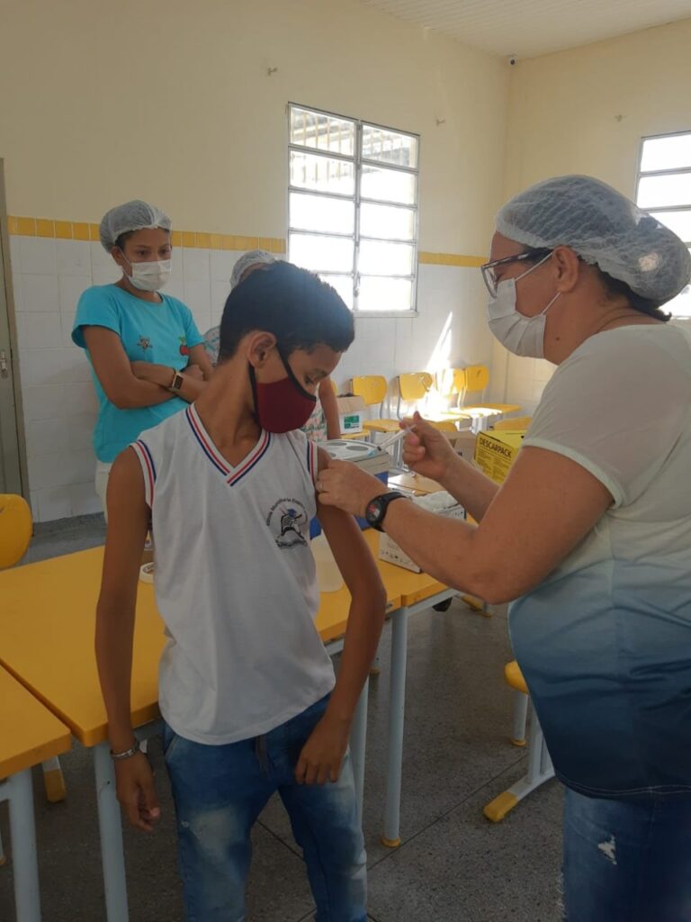 Aracaju já imunizou mais de mil alunos da rede municipal