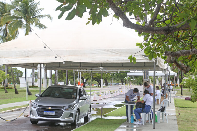 Aracaju suspende vacinação contra a Covid-19  durante o final de semana