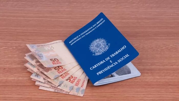 Brasil tem 21 concursos abertos com salários acima de R$ 10 mil; veja vagas