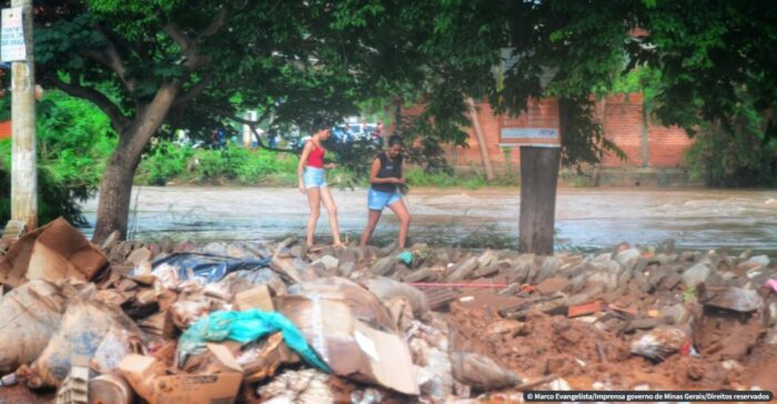 Sobe para 24 número de mortos devido às chuvas em Minas Gerais