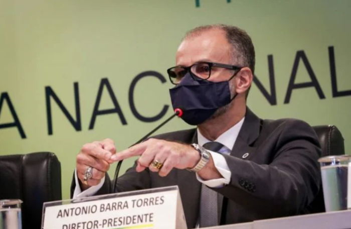 Presidente da Anvisa cobra retratação de Jair Bolsonaro