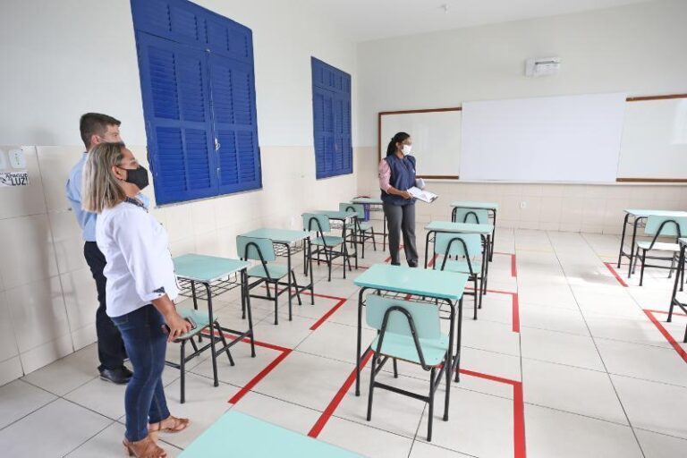 SMS orienta sobre casos suspeitos e confirmados de covid em ambiente escolar