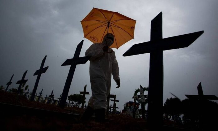 Covid-19: com mais 325 mortes em 24 horas, Brasil totaliza 638.449 óbitos